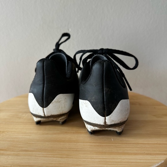 Adidas Predator | Soccer Cleats - Picture 4 of 6